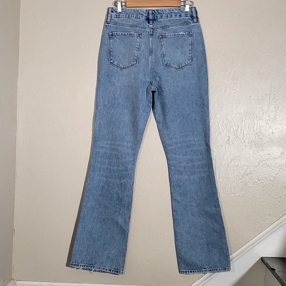 Frame Flared Lightwashed Jeans - Picture 2 of 5